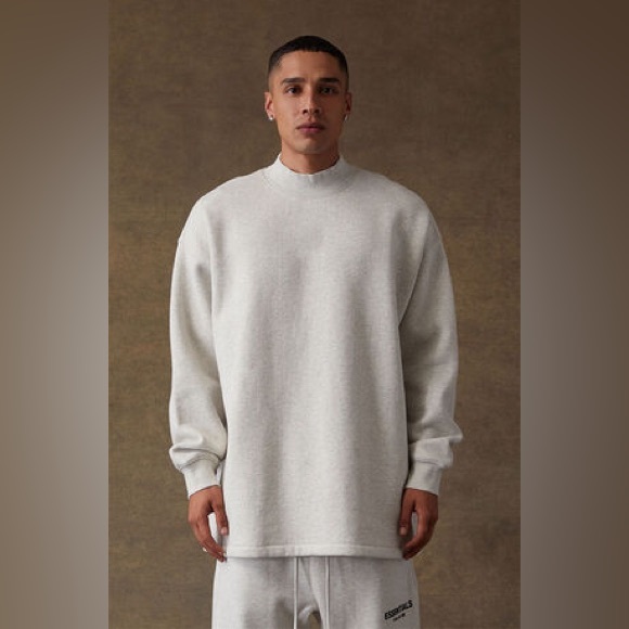 (SOLD) Essentials Fear of God Relaxed Crewneck - Picture 2 of 15